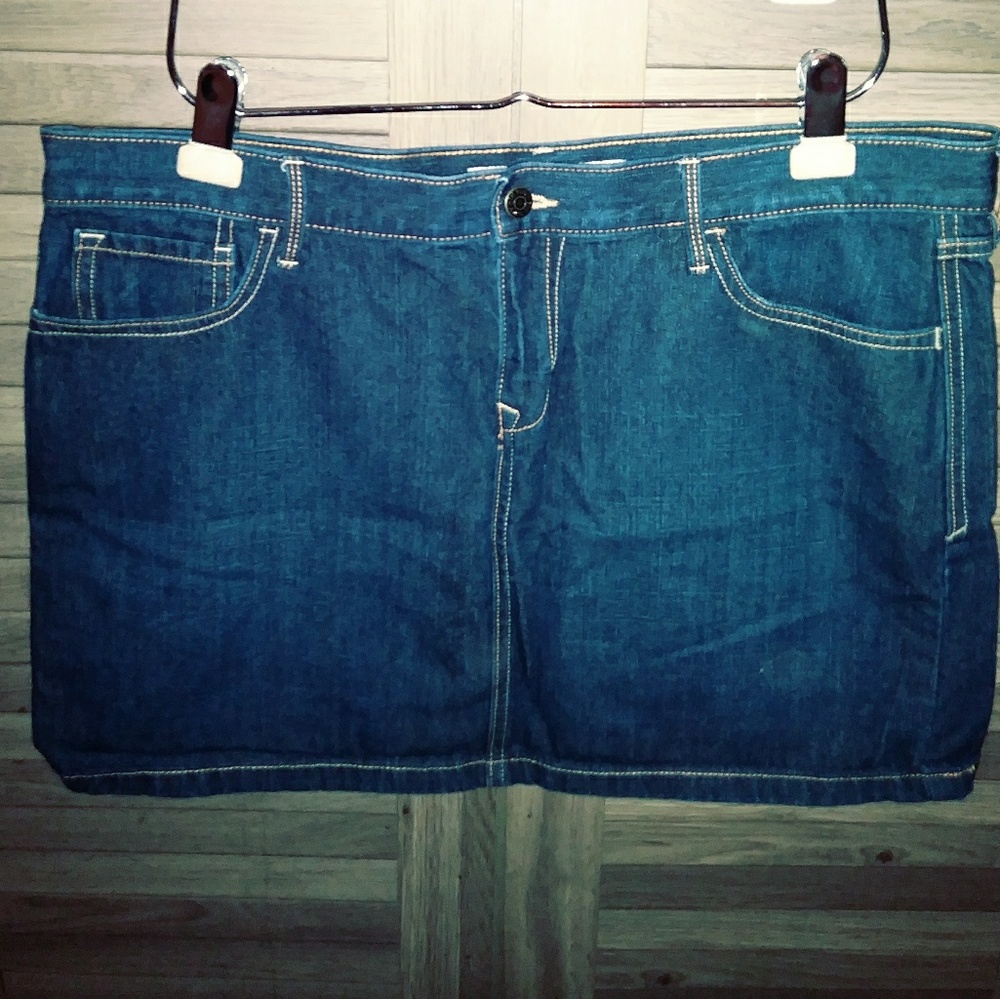 3/$15🌟Old Navy Jean Skirt📦Bundle & Save📦